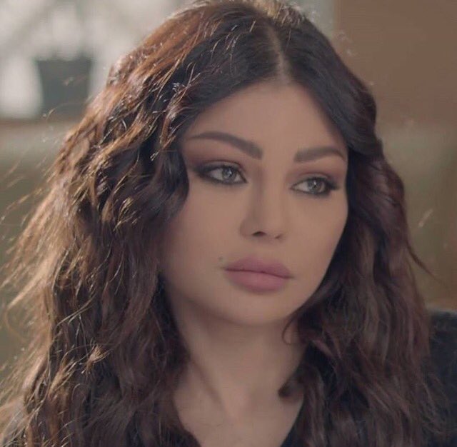 Fans_AlArab's tweet photo. من هي نجمة رمضان الاولى؟ ١/١
#هيفاء_وهبي = رتويت
#سيرين_عبد_النور = لايك
#قناديل_العشاق #الحرباية 
#عسلية #جنية_الحب https://t.co/hjgguOjLsA