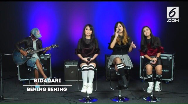 Akhirnya lagu bidadari kita  bisa mengalun di liputan6musik sctv versi akustik..