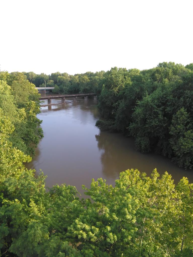 BeeSnooter's tweet photo. Lovely view to close the day. #MuchRain #MuddyWater https://t.co/NsmoBlsOoG