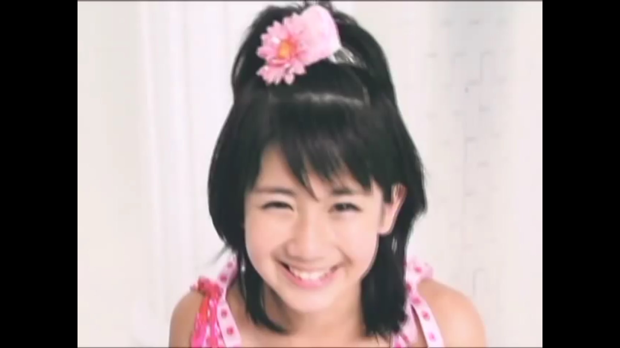 Maco 岡井ちゃんも 昔から笑顔がかわいいなー まーちゃんをずっと見守っててほしいな 岡井千聖 笑顔 キッズ T Co N1bl0hj6bc Twitter