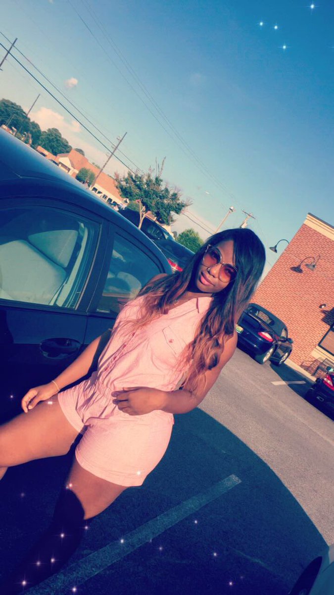 ZaryaleH's tweet photo. Neva trust a big butt and a smile, word to Ronnie 🙂😅😉😏 https://t.co/weWD2mHlo2