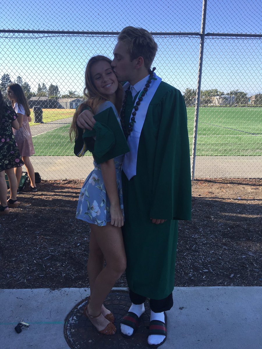 kylelawr_'s tweet photo. 🎓❤️ https://t.co/q2lEVKFaiM