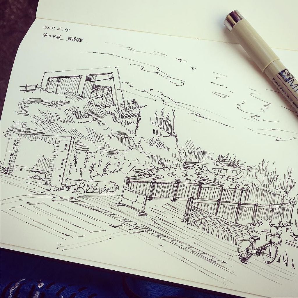 Aki Aoki アオキアキ イラスト デザイン Auf Twitter 海の中道 から玄界灘を見下ろす歩道 とても風が強い 景色がパノラマすぎて肝心の海がスケッチブックに収まりませんでした Sketch Uminonakamichi Aki Aoki アオキアキ イラスト デザイン Auf Twitter 海の中道 から玄界灘を見下ろす歩道 とても風が強い 景色がパノラマすぎて肝心の海がスケッチブックに収まりませんでした Sketch Uminonakamichi