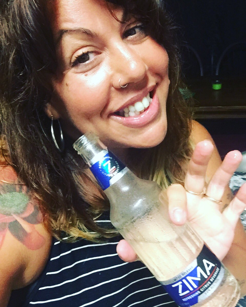 JohannaDicarlo's tweet image. It's Saturday night...  Zima I finally got you Back...   #londonquireboys #zima #yourback #90 #throwback #awesome #tastesthesame