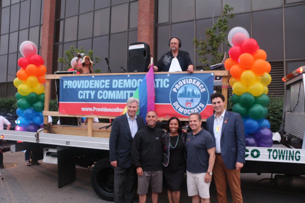 Jorge_Elorza's tweet photo. Tonight #PVD is lit up with love, #pride, & happiness! We are #OnePVD @Pride_RI #HappyPride. Proud to take part in #Pride2017 https://t.co/jUtddCGxjB