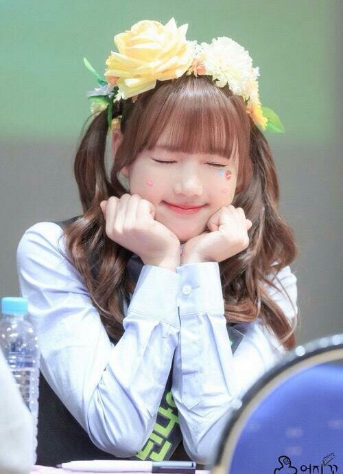 DGJYR96's tweet photo. @dragongenxy Wassup! GFriend's Visual Jung Yerin wanna be your dragon. Verify? https://t.co/m0Clv8Vdps