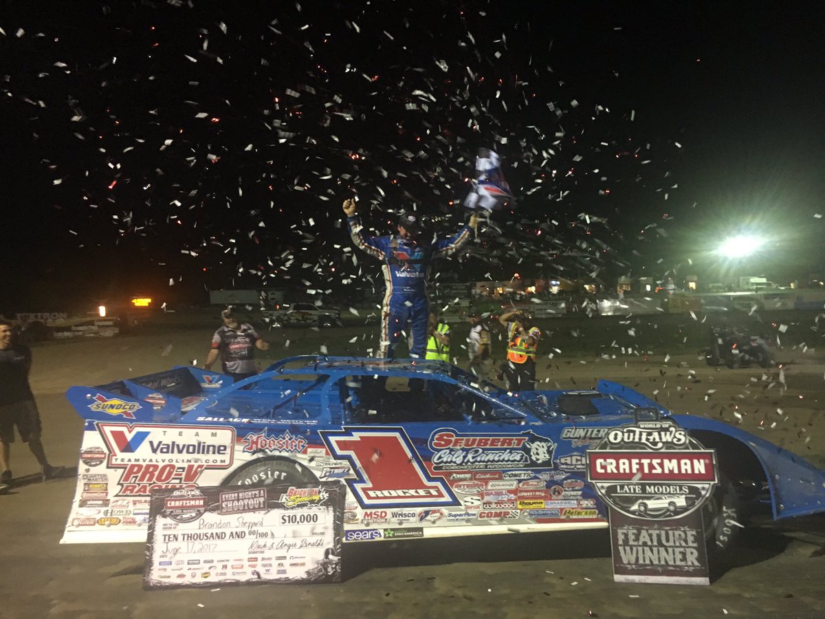 Rocket1_Racing's tweet photo. @B_Sheppard_B5 wins @BrightonSpdwy @WoOLateModels in @Valvoline #Seubert @Rocket_Chassis #XR1 #Rocket1 https://t.co/pwBW66aXGm