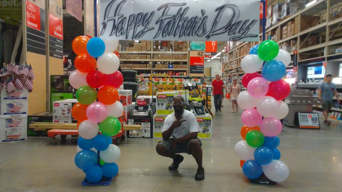 PinOakHD0566's tweet photo. Happy Fathers Day at the Pin Oak 
Jose D85 &amp; customer Clyde https://t.co/rBFpLWVvwi