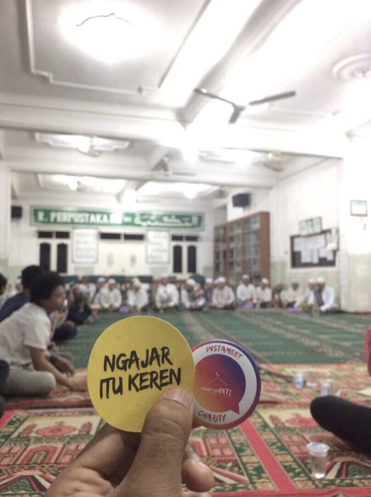 <a href="/gen_indonesia/">Gen Emas Nusantara</a> <a href="/boylagilagi/">Jeffrey A. Hirsch</a> Sahur hari ini, bareng <a href="/gen_indonesia/">Gen Emas Nusantara</a>, simPATI menyalurkan donasi dari teman-teman ke Panti Asuhan Riyadhul Jannah, Jakarta. #bersimPATI