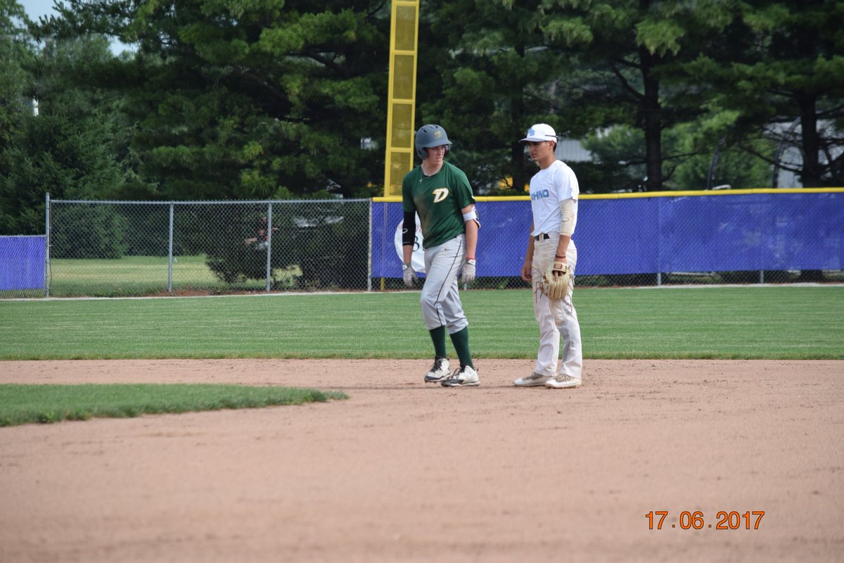JeffCurtis27's tweet photo. @TrollsBaseball when you have to hit a double to meet one of your new college team mates for next fall. (Billy Curtis, Raul Flores) https://t.co/jWQ7t7id7k
