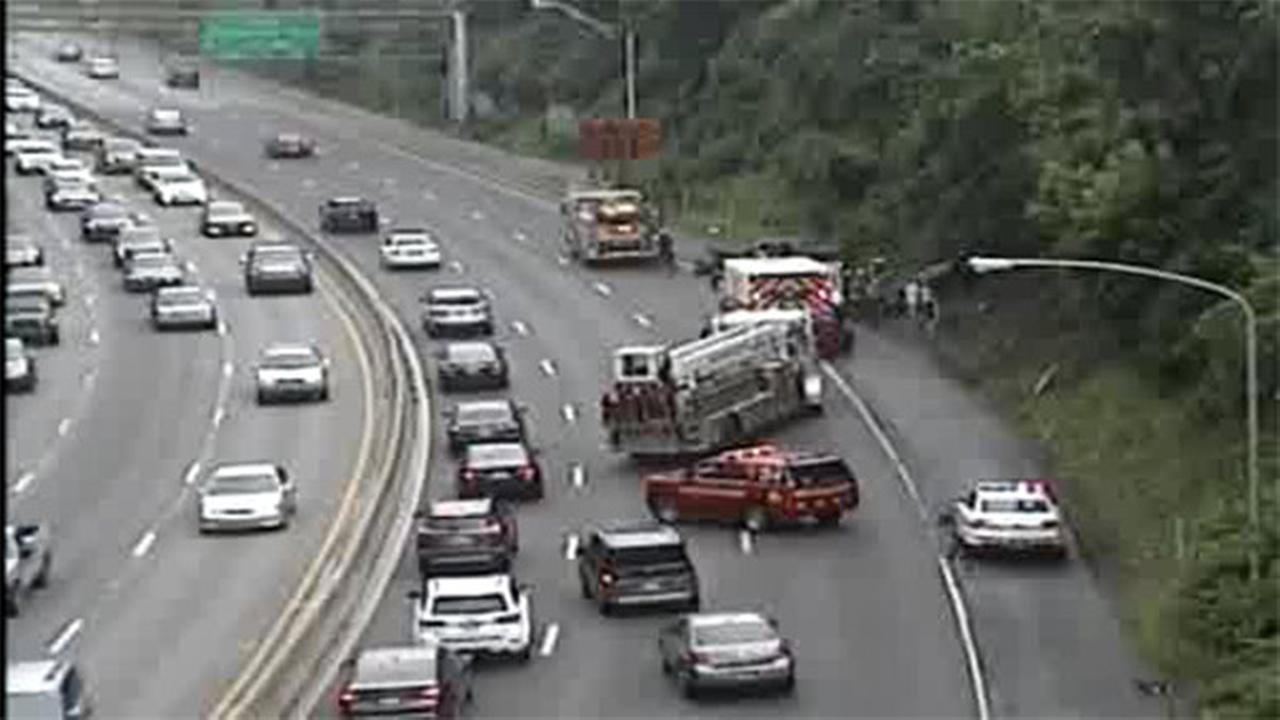 2 cars flip over in Fairmount Park crash http//bit.ly/2rsaHhl http