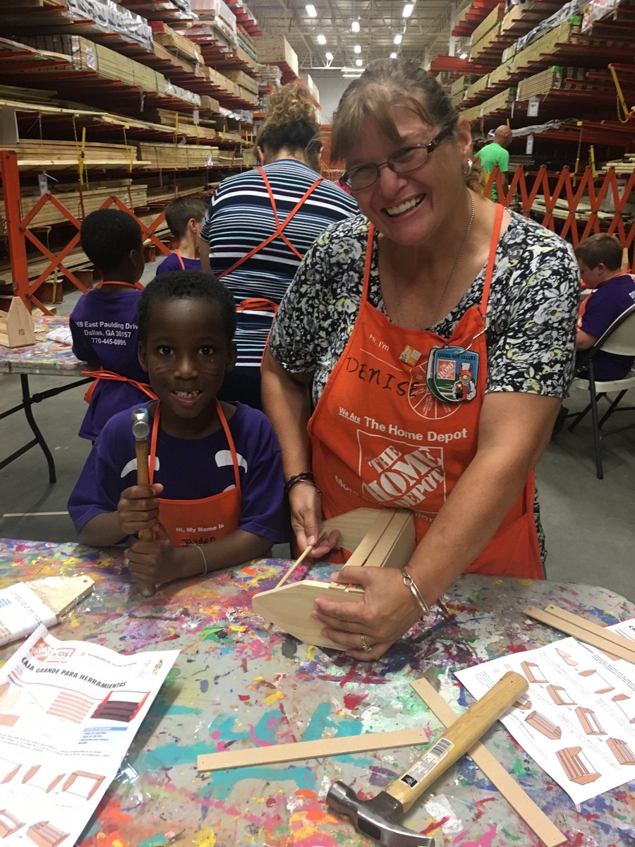 dsrusch's tweet photo. Better late than never, kids workshop with Discovery Point Daycare summer camp. A great time was had by all! @thursonwanghd @JamieCurry536 https://t.co/qmtqUMVCRR