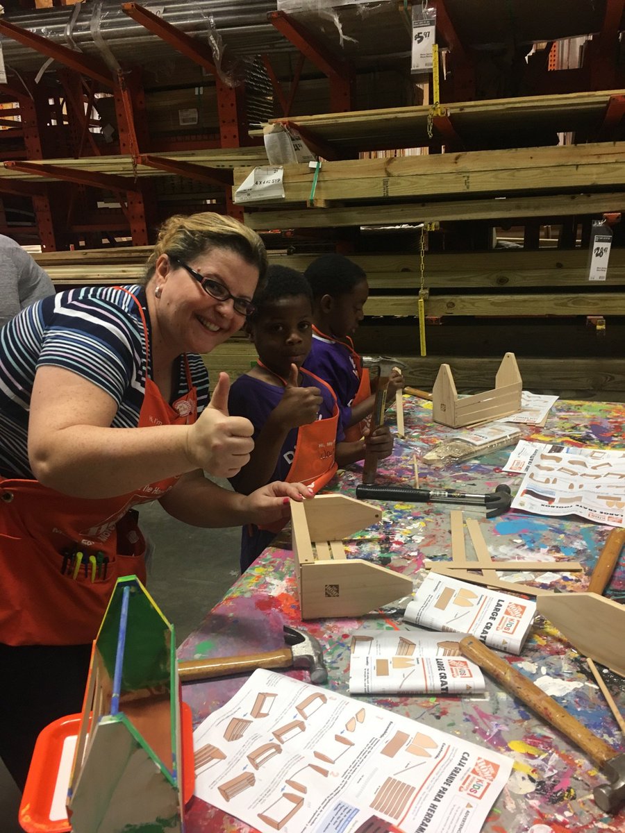 dsrusch's tweet photo. Better late than never, kids workshop with Discovery Point Daycare summer camp. A great time was had by all! @thursonwanghd @JamieCurry536 https://t.co/qmtqUMVCRR