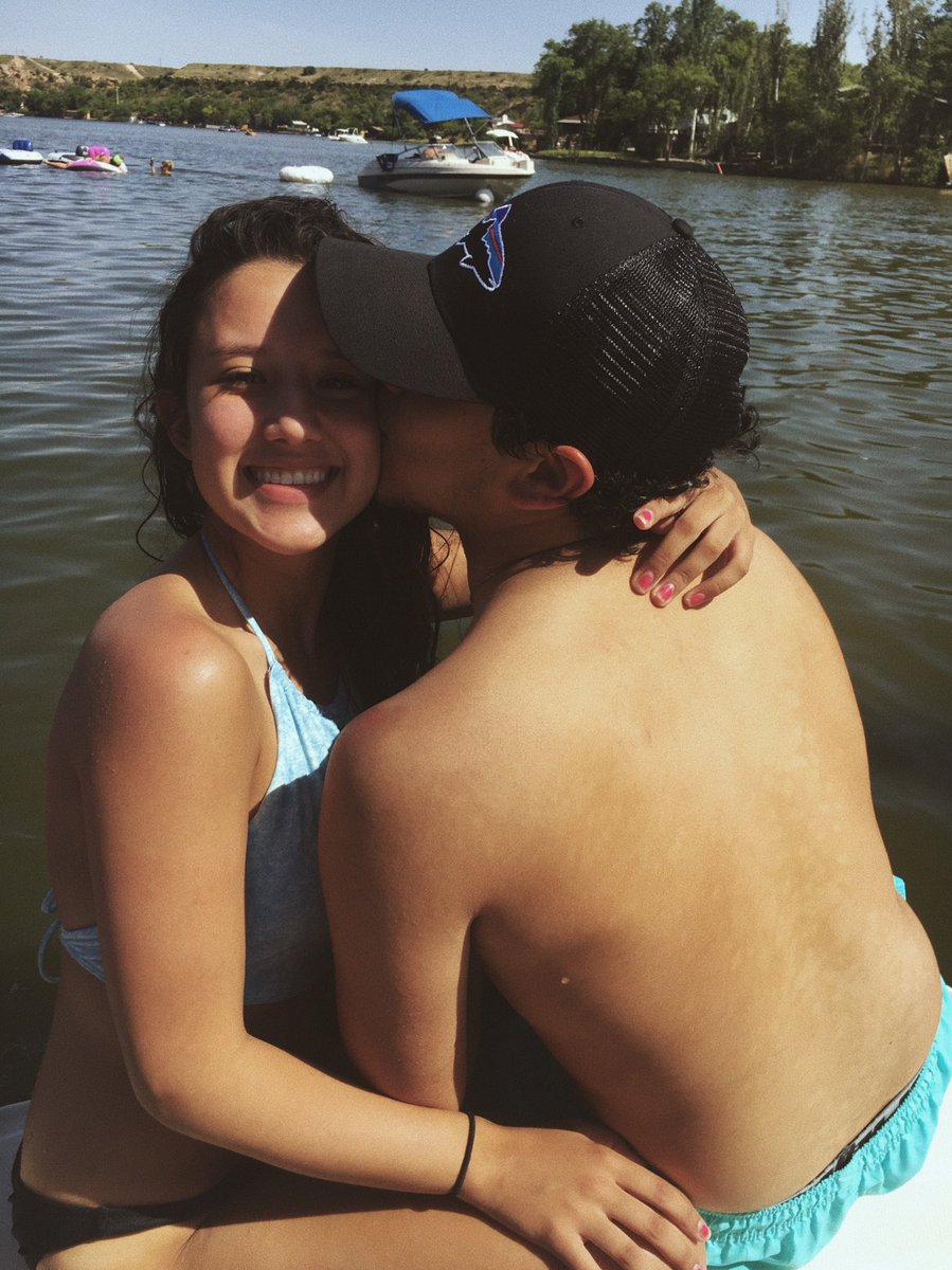 _bmhernandez's tweet photo. lake days with you are the absolute best, thanks for being my lake buddy 🌞💛 https://t.co/ck6CvVotOO