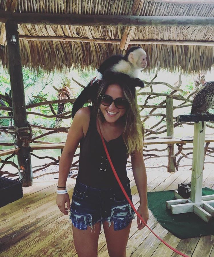 Happy 21st birthday to our adorable and loving sister @giannamuli ✨💛 hope you had the absolute best day 💘 aoe