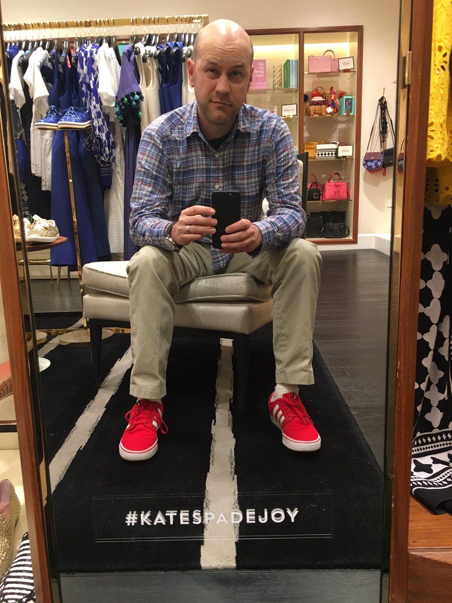 MrDanScanlon's tweet photo. #katespadejoy #vegas #manchair https://t.co/U3773pKXRj