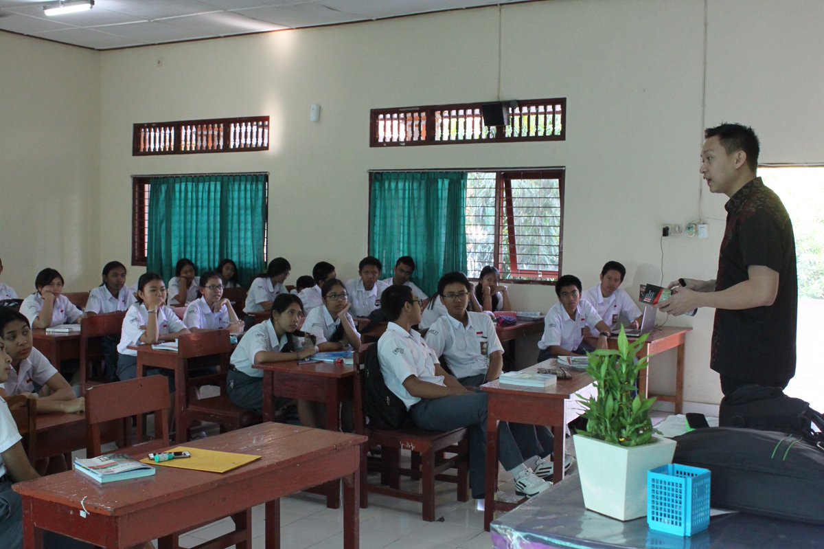 I believe that education will change the world. Whatever knowledge u have, share it with the younger generation.Its powerful #Aksi4Diaspora