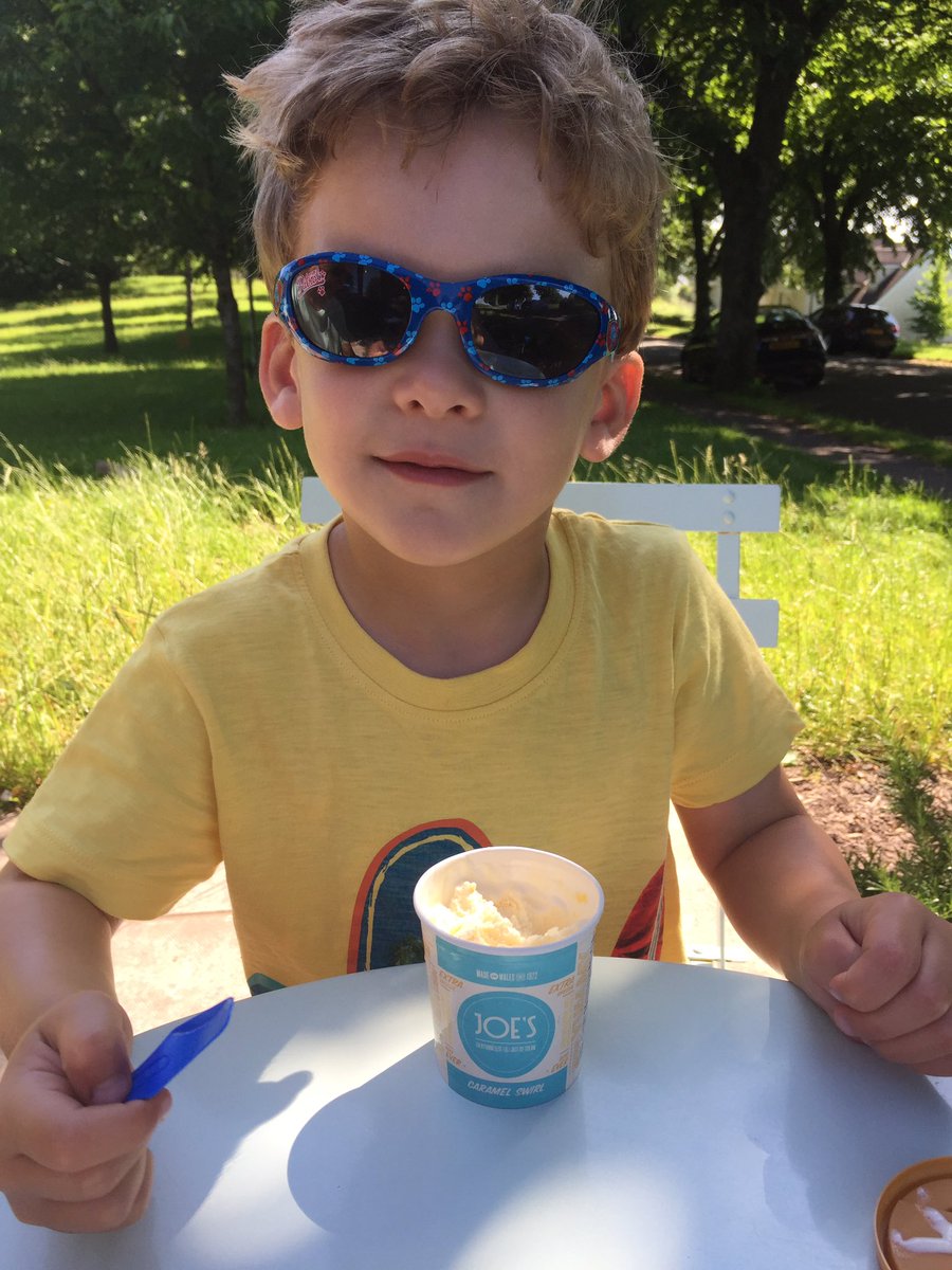 KateJones02's tweet photo. Joe's Ice Cream @CafeRidgeway @JoesIceCream 🍦☀️#happyfathersday #bestdada #love @Andrew_s_jones4 😘 https://t.co/WJPvO5GuSm