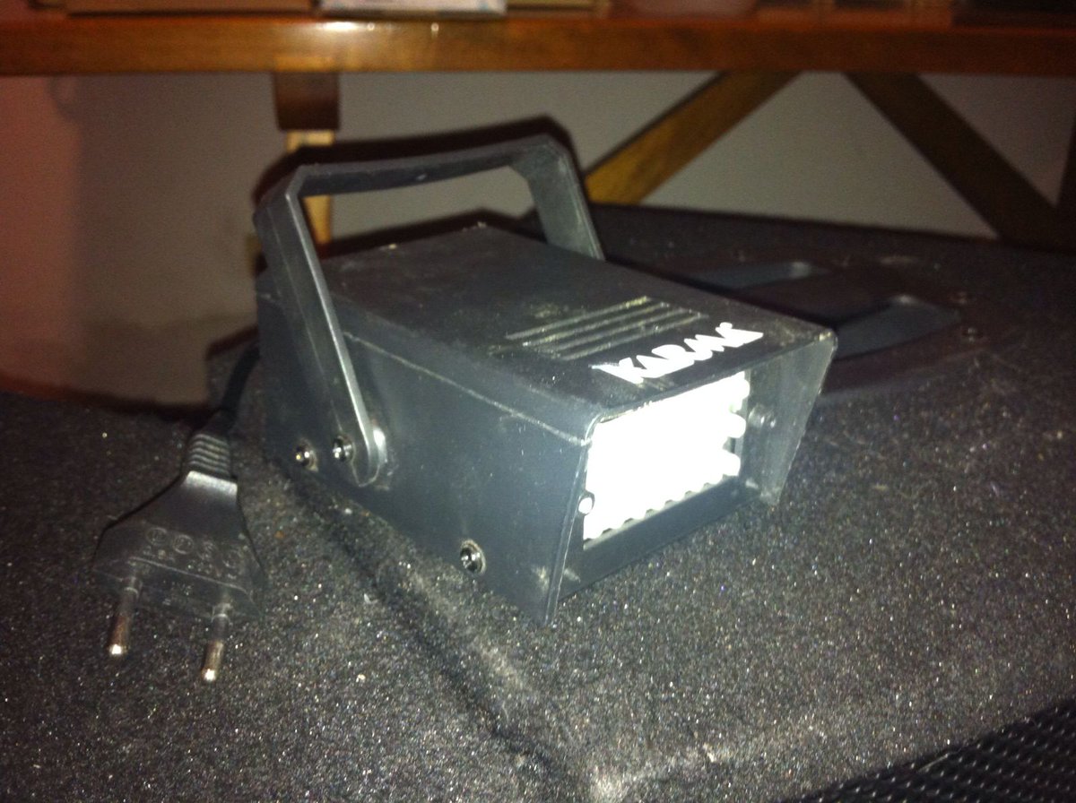 Bettelli_Marco's tweet photo. NOLEGGIO EFFETTI LUCE E LASER https://t.co/2vjVVd3Rjx https://t.co/OFzwf7QdGf