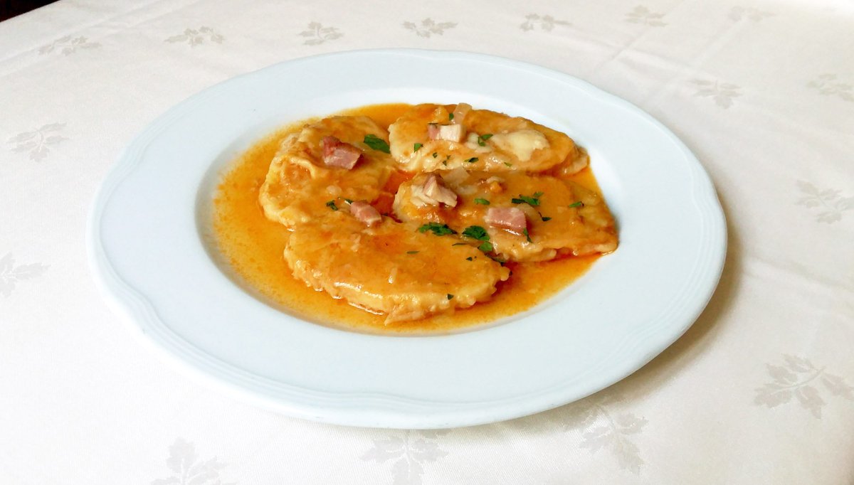 Si no has pensado qué vas a #cocinar hoy, te proponemos Patatas a la importancia con #azafrán de <a href="/Lagodesanabria/">Lago de Sanabria</a> lamelguiza.es/patatas-a-la-i…