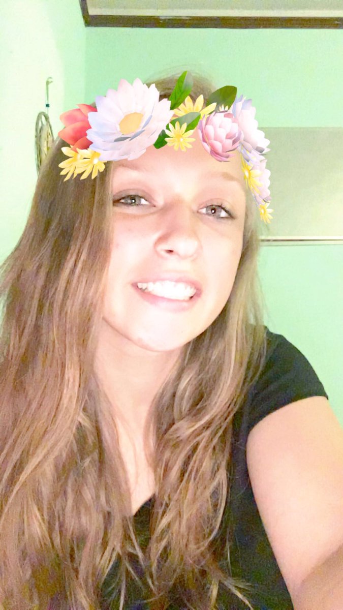 illuminateem's tweet photo. my name is emily, i’m 16 and from wisconsin #GetToKnowUsShawn https://t.co/lN108EBzMZ