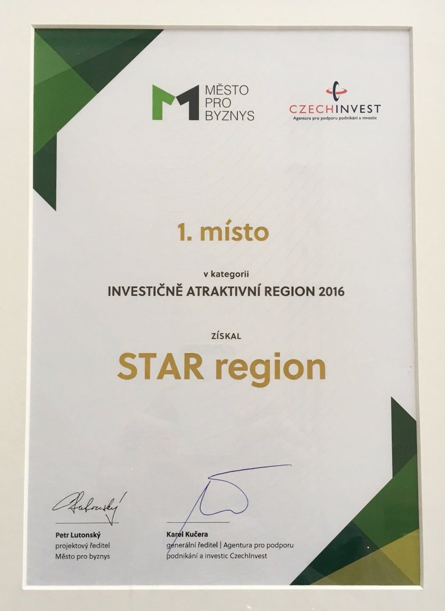 STARclustercz's tweet photo. Fotografie diplomu od @CzechInvest_CZu, který vyhlásil #STARregion za investičně nejatraktivnější region roku 2016. https://t.co/wuUJYYNd6v https://t.co/H1fcWmDGJF