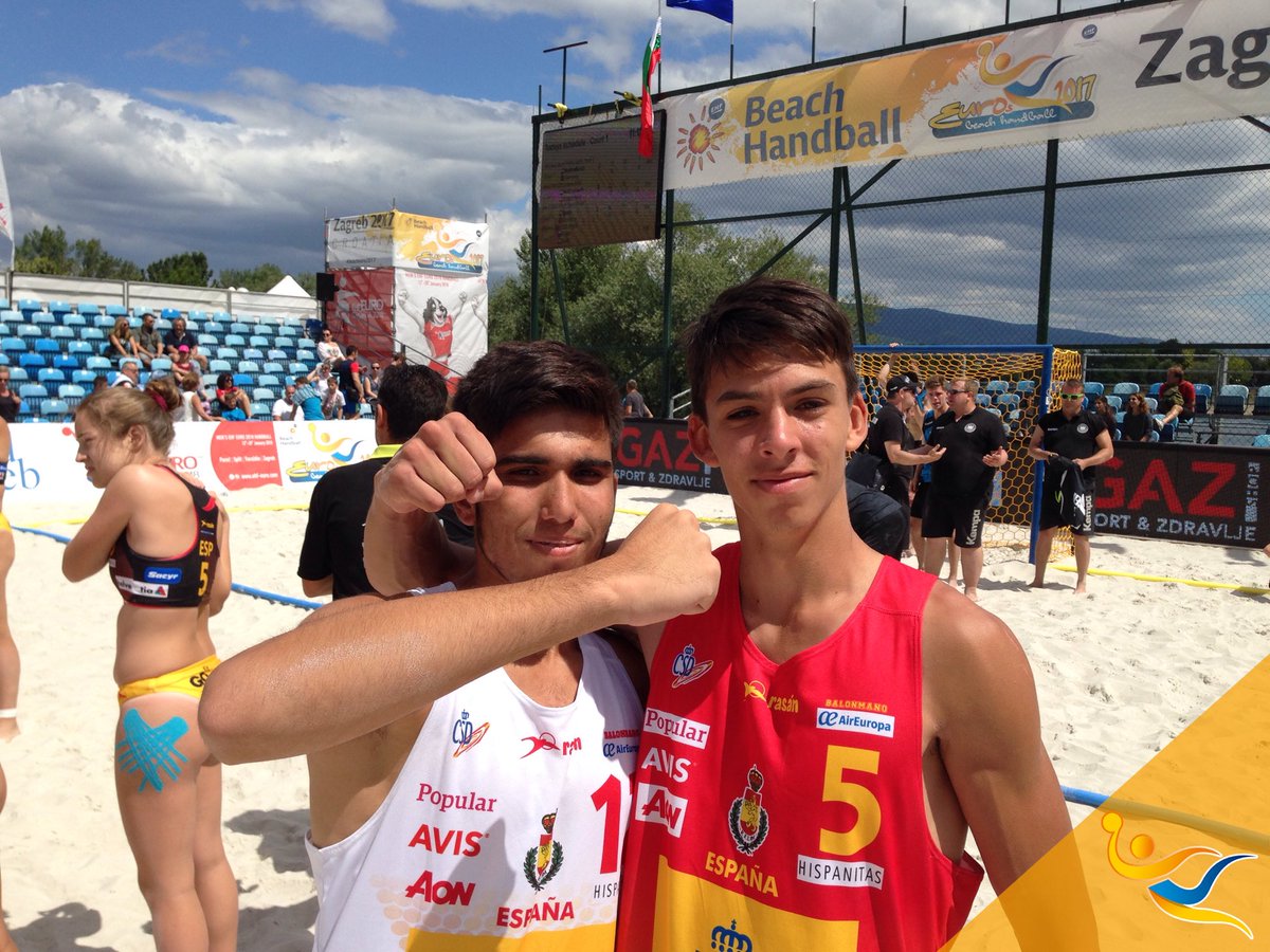 ehfel_official's tweet photo. .@RFEBalonmano are in the final once again as the reigning champs beat #GER after a shootout, not missing a single shot. #beacheuro2017 https://t.co/aGBu9Ij6QH