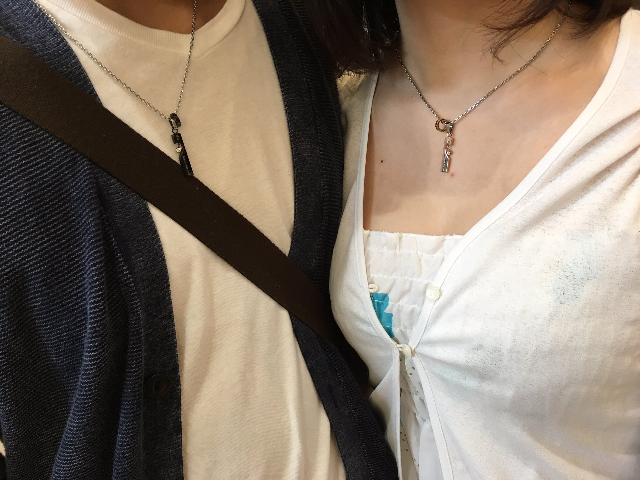 Silverboxイオンレイクタウン店 ハヤテくんナナちゃんカップルご来店 ステンレスのペアネックレスをお買い上げ めちゃくちゃ仲良くていい感じ くっつけるとハートのデザインになるのも２人に合っててベスト 次はペア