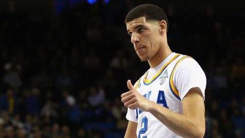 basketusa's tweet photo. Les Celtics veulent voir Lonzo Ball https://t.co/fJkofeUbcy https://t.co/SzL3y1SkX2