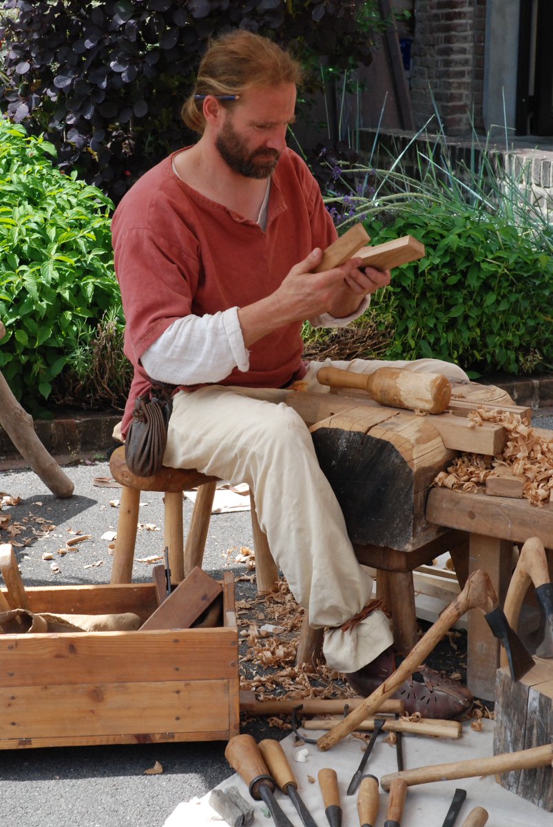 PrilauxG's tweet photo. L'Inrap est ce WE à Ribemont-sur-Ancre pour les JNA, parcours d'objets dans les lieux de culte, venez nombreux. https://t.co/0z7DLaR6rw