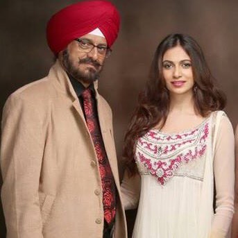 SimrankMundi's tweet photo. #HappyFathersDay love you Paa 😘😘💕 @JasvinderSMundi ❤️❤️❤️ https://t.co/mM68EOHdOM