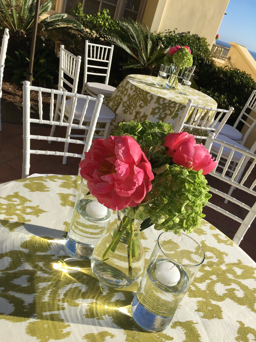Beautiful green, coral wedding 
#rclagunabeach
kevinsparties.com
#RitzCarlton #RCMemories
<a href="/RCLagunaNiguel/">Ritz-Carlton, Laguna</a> 
#ritzcarltonlagunaniguel