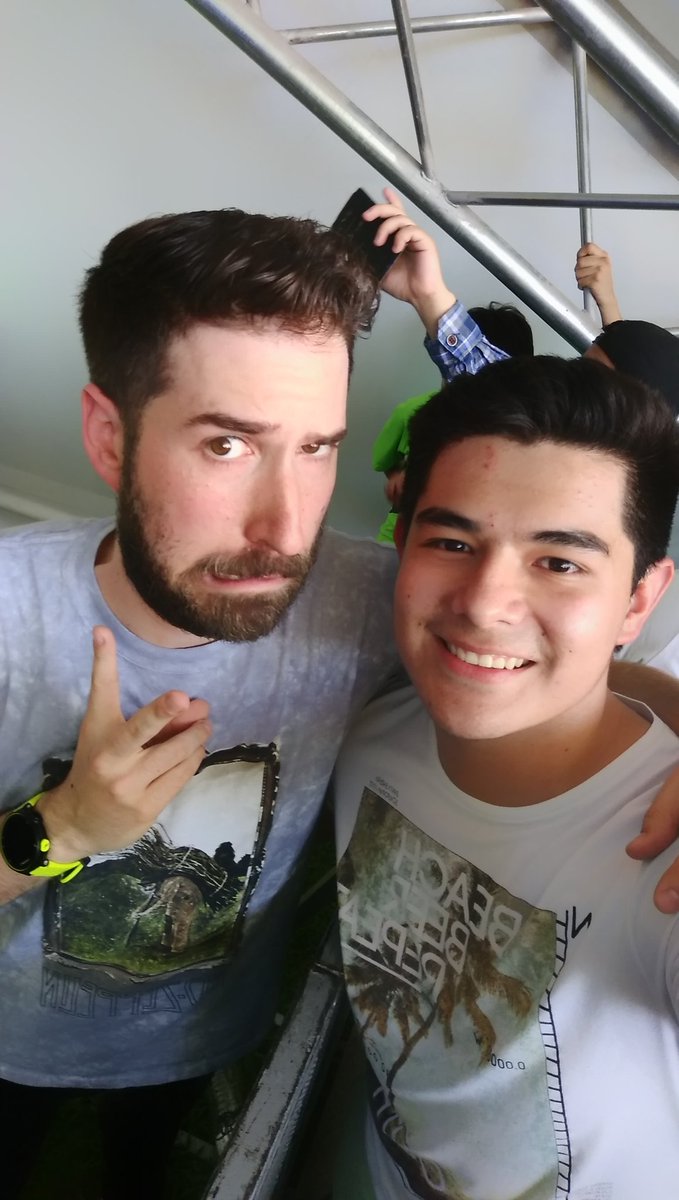 esemisterchow's tweet photo. Pinches showsazos. @danielsosafado @ALEXFDZ #casacomedy #machaca17 https://t.co/PhGIRZWm6E
