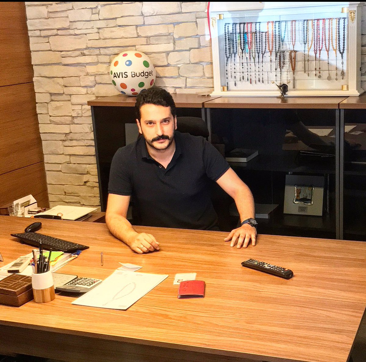 erkamaydar's tweet photo. Gün 'Aydın 'olsun.Mutlu bir Pazar olsun 
Hava güzel olsun.Hayatta güzel olan ne varsa , bugün olsun  ve bir Milat olsun 
#selfie 👀👁 https://t.co/l9FIaNZxy1