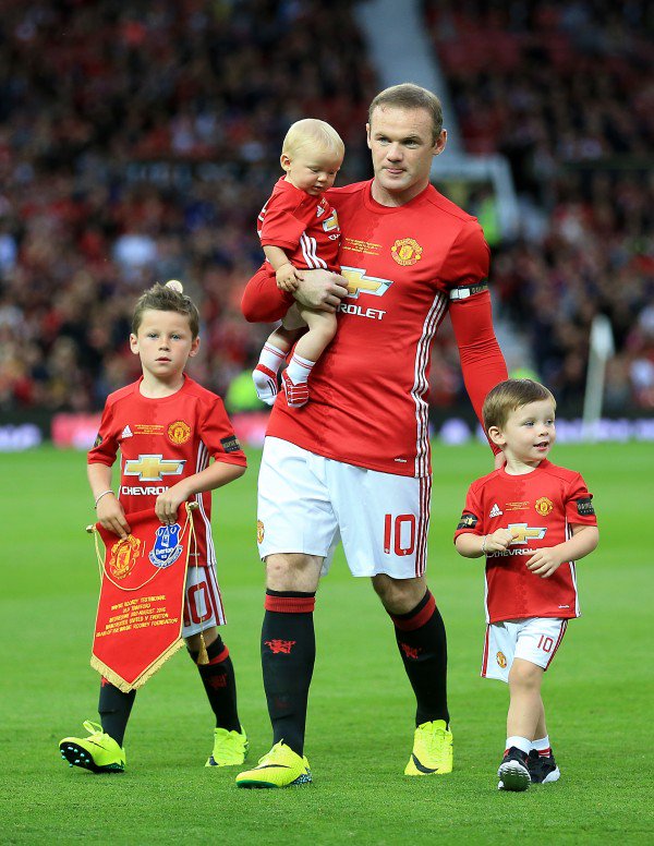 ManUtdMumbai's tweet image. Happy Father's Day! 😀👶 #mufc