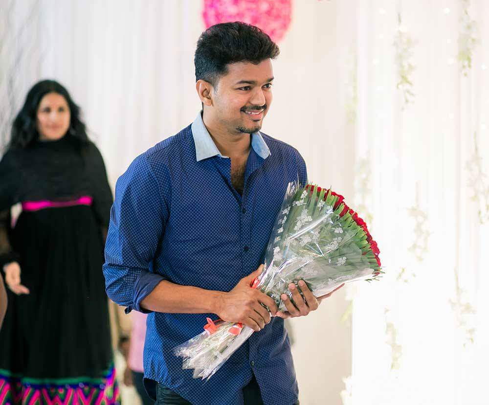 FcKollywood's tweet photo. Cuteness of #Vijay https://t.co/rPna44tGAx