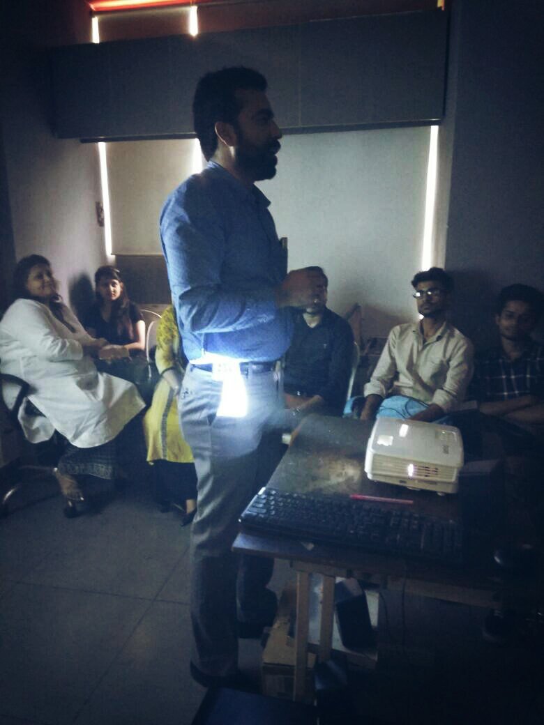 marmosolutions1's tweet photo. Workshop (lab) at #IVSSCHOOLOFDESIGN to #inspire #motivate young brigade 😊 https://t.co/ekPtAh7qRU