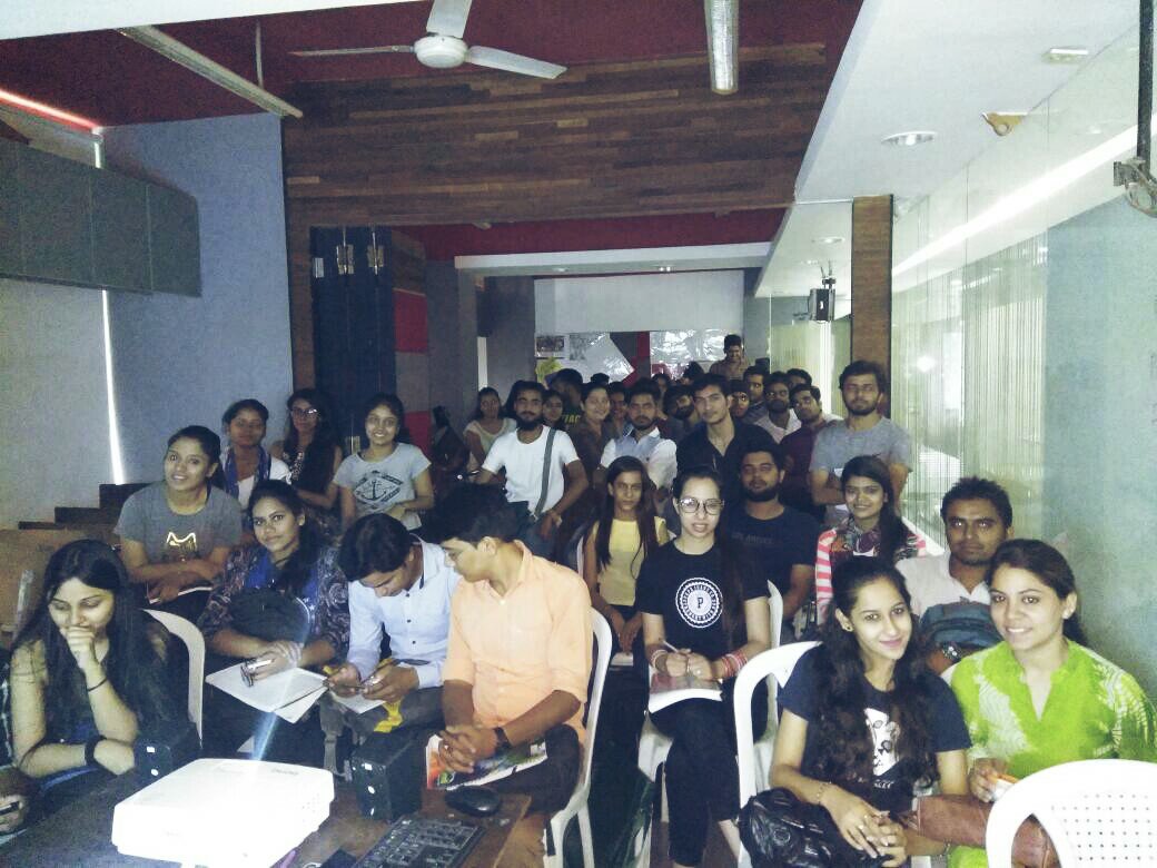marmosolutions1's tweet photo. Workshop (lab) at #IVSSCHOOLOFDESIGN to #inspire #motivate young brigade 😊 https://t.co/ekPtAh7qRU