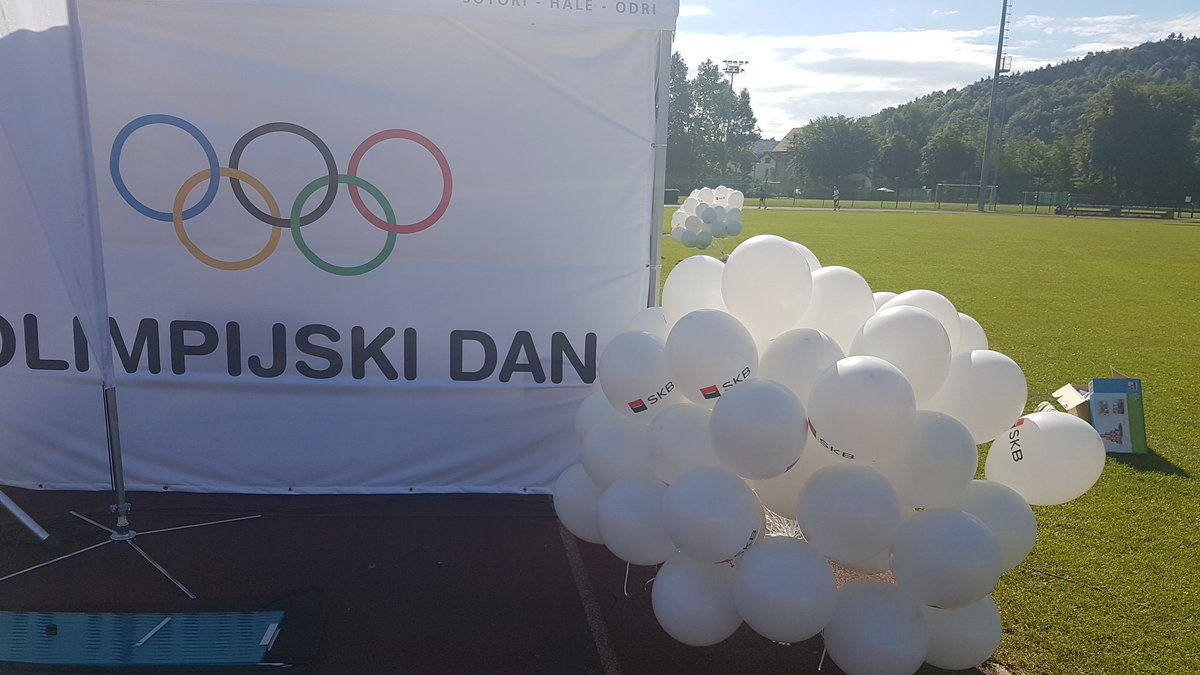TeamSlovenia's tweet photo. Dragi tekači/-ce🏃Končno je prišel dan za finale #mojanorma! Prvi tekači se že ogrevajo☉Vabljeni na Kodeljevo! #športzavse https://t.co/Px3F5lXSGj