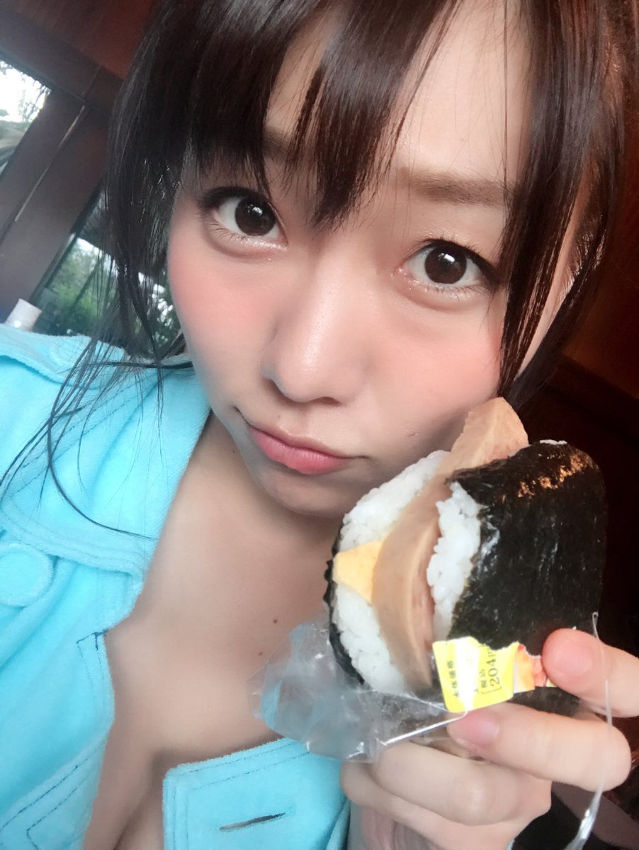 تويتر 須田亜香里 على تويتر 速報 ６位になって初仕事 須田亜香里 プールに落下 思ったより深くて顎まで浸かる事件発生 T Co 47phnx8d9r