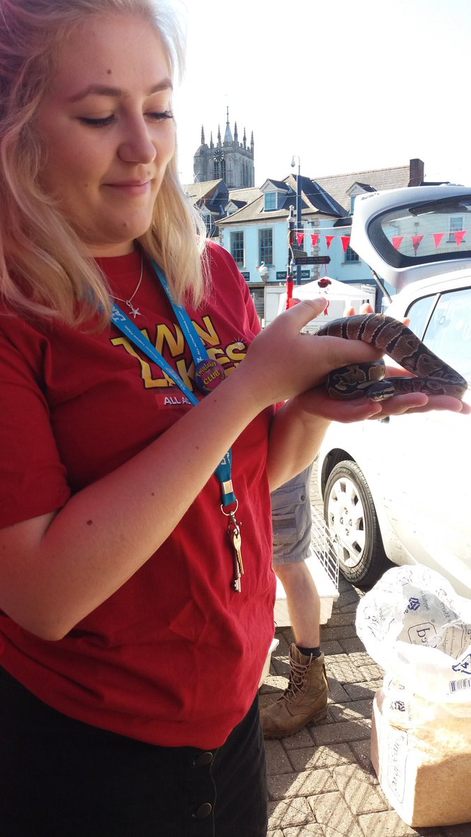 ptrmelton's tweet photo. All in full swing for today... @twinlakespark are here with this the baby python https://t.co/iah9TokzTr