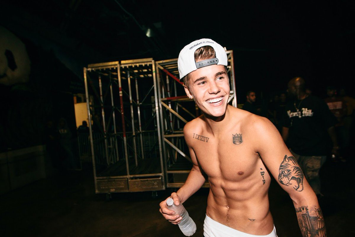 ibieberauhlls's tweet photo. believe tour era https://t.co/lnQyqm0v8h
