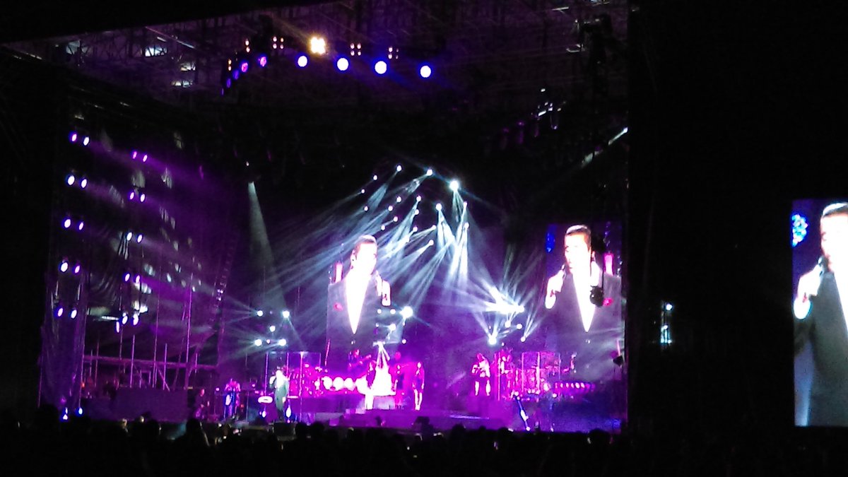 SAPSGrupero's tweet photo. "No Se Olvidar" #EnVivo de @alexoficial en #AFCuautitlán2017 #RompiendoFronteras @prensa_linares @carlos_linares @Alexjullian #SapsPresente https://t.co/7ja1LhNhVp