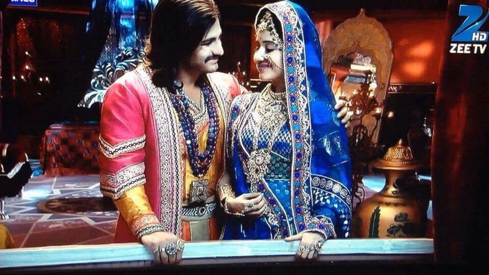 abi_abi05's tweet photo. #4YearsOfJodhaAkbar https://t.co/g043YT933e