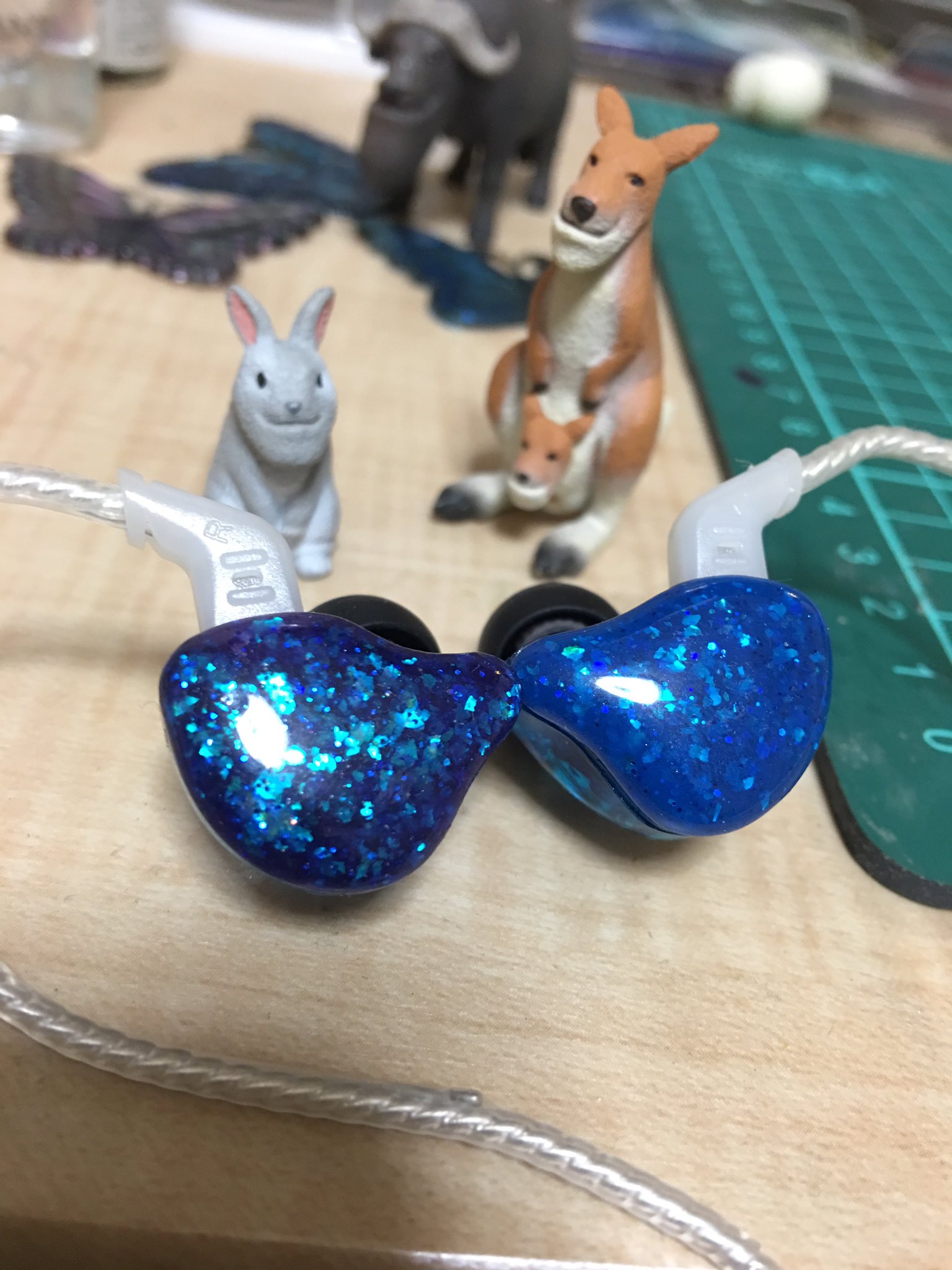 斎藤きゃお子 Channel ずっと自作イヤホンに興味はあったけど中々敷居が高いので せめてレジンでフェイスプレート 作れないかなー と思い作ってみました Fwf イヤホンは手持ちのzstです 型取りは100均の おゆまる Fwf