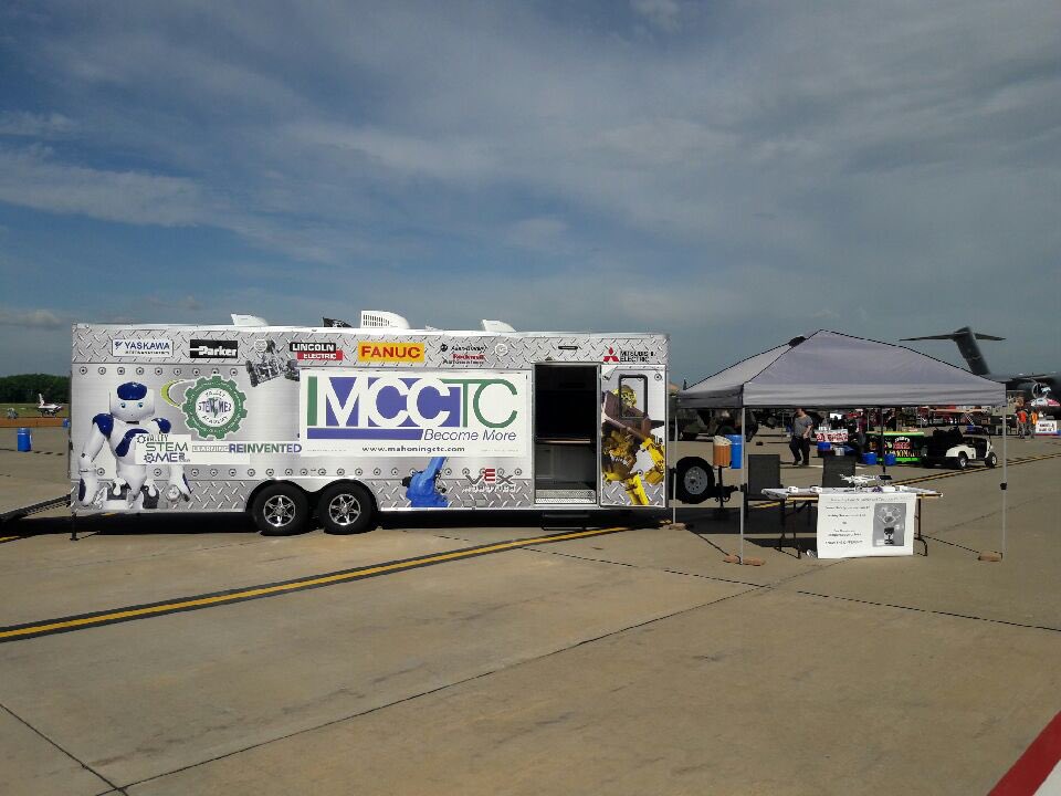MaraBanfield's tweet photo. @MCCTC  @STEMAcademy2  representing #RAMTEC at the air show https://t.co/ys1TzaT5dv