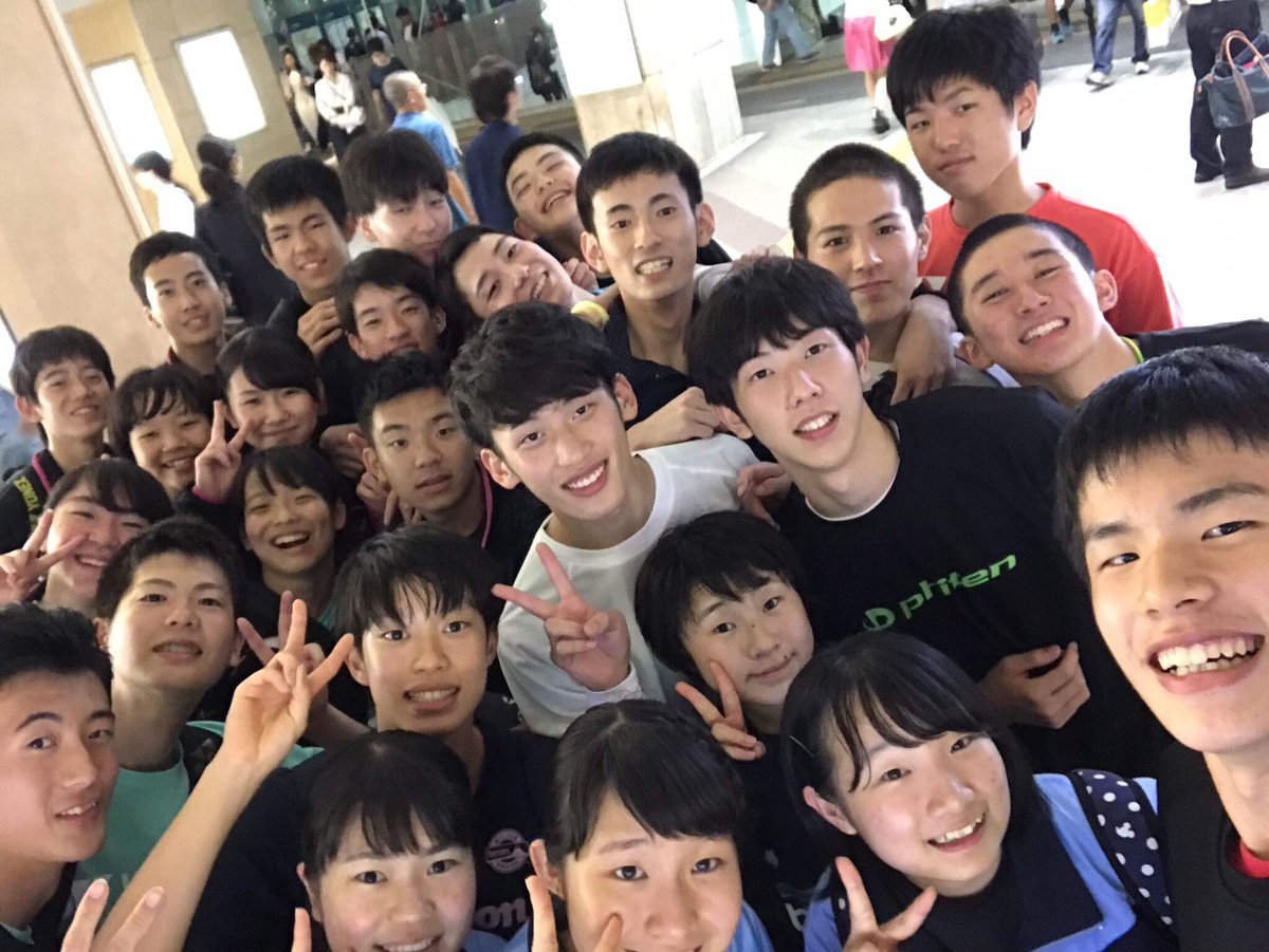 HasseTak's tweet photo. 今日で引退しました。
最後の試合もすごく楽しかったし、応援も最高でした！！本当に記憶に残る日でした！
最後、ダブルで勝ち切れてよかったけど、やっぱりインターハイ行きたかった… 
64代目頑張ってー！ありがとう😊 https://t.co/bLm4uIj2i6