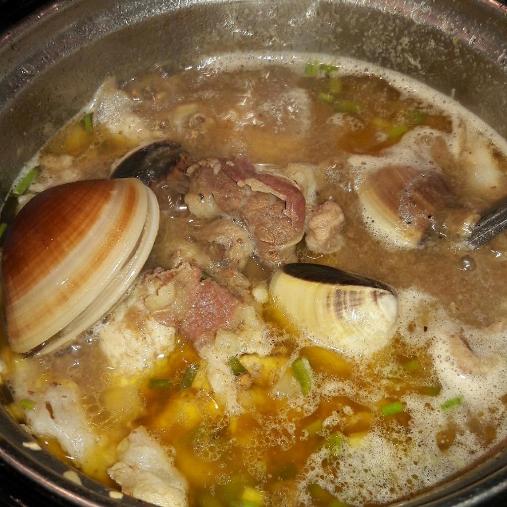 Yankumi19's tweet photo. .Meat OnLy for Father's Day.
🍖🍖🍖
#meat #meatislove #meatislife #meatallucan #hotpot #food #foodporn #foodphoto #shabushabu #niku #にく #肉 https://t.co/1GZ0PgmING