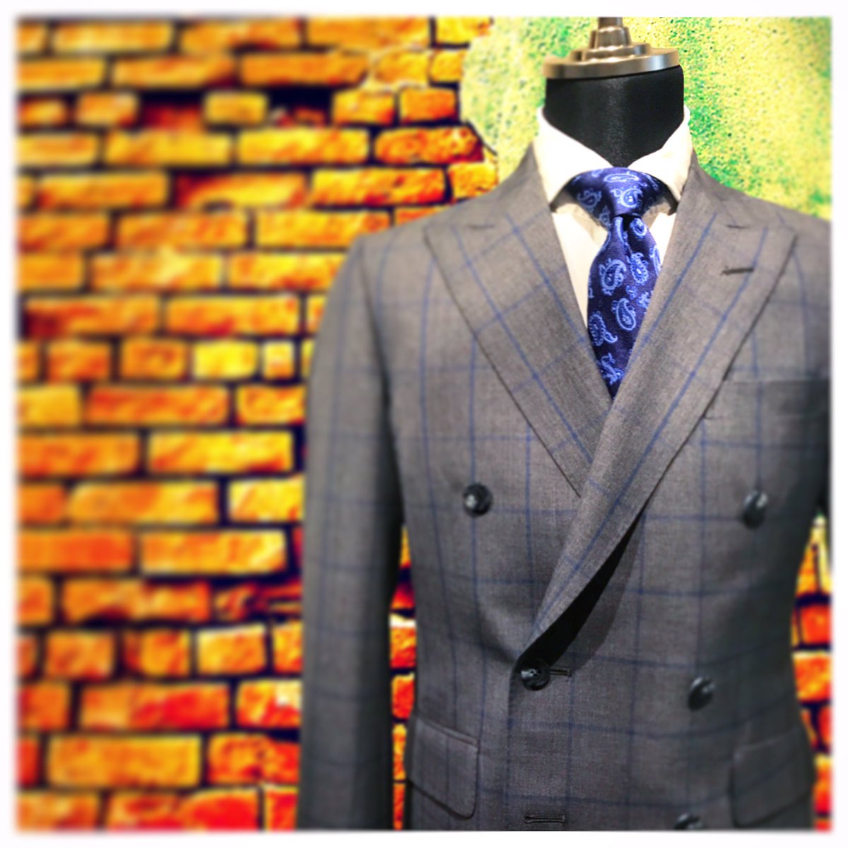 Suit_College's tweet photo. 夏に向けて身体を絞っている方も少なくはないと思いますが…
絞りきった身体のサイズでダブルブレストのスーツを仕立ててみませんか？
スーツカレッジ
名古屋市中区大須3-15-10 2階
TEL : 052-263-6336
HP : https://t.co/8BLrI1QSXu https://t.co/FBYhno76mF
