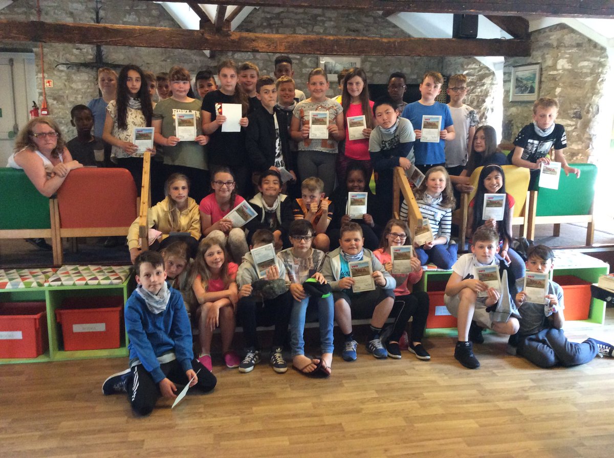 stcharleshullY6's tweet photo. Lowmill superstars 2017 #lowmill https://t.co/zND48x5tcT